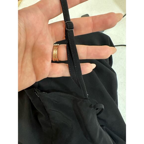 Forever 21 Jumpsuit Bib Medium Black Wide Leg Baggy Lightweight Romper Jumper - Picture 7 of 7